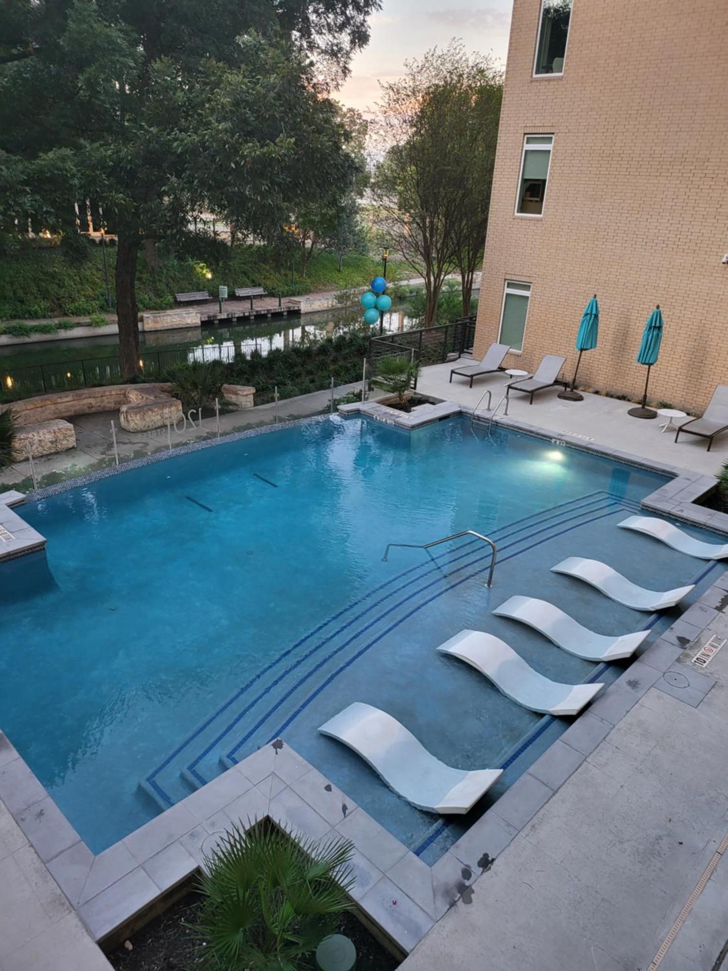 Beautiful Condo On Riverwalk W King Ste Free Parking Pet Friendly Centrally Located On The Riverwalk San Antonio Exteriér fotografie