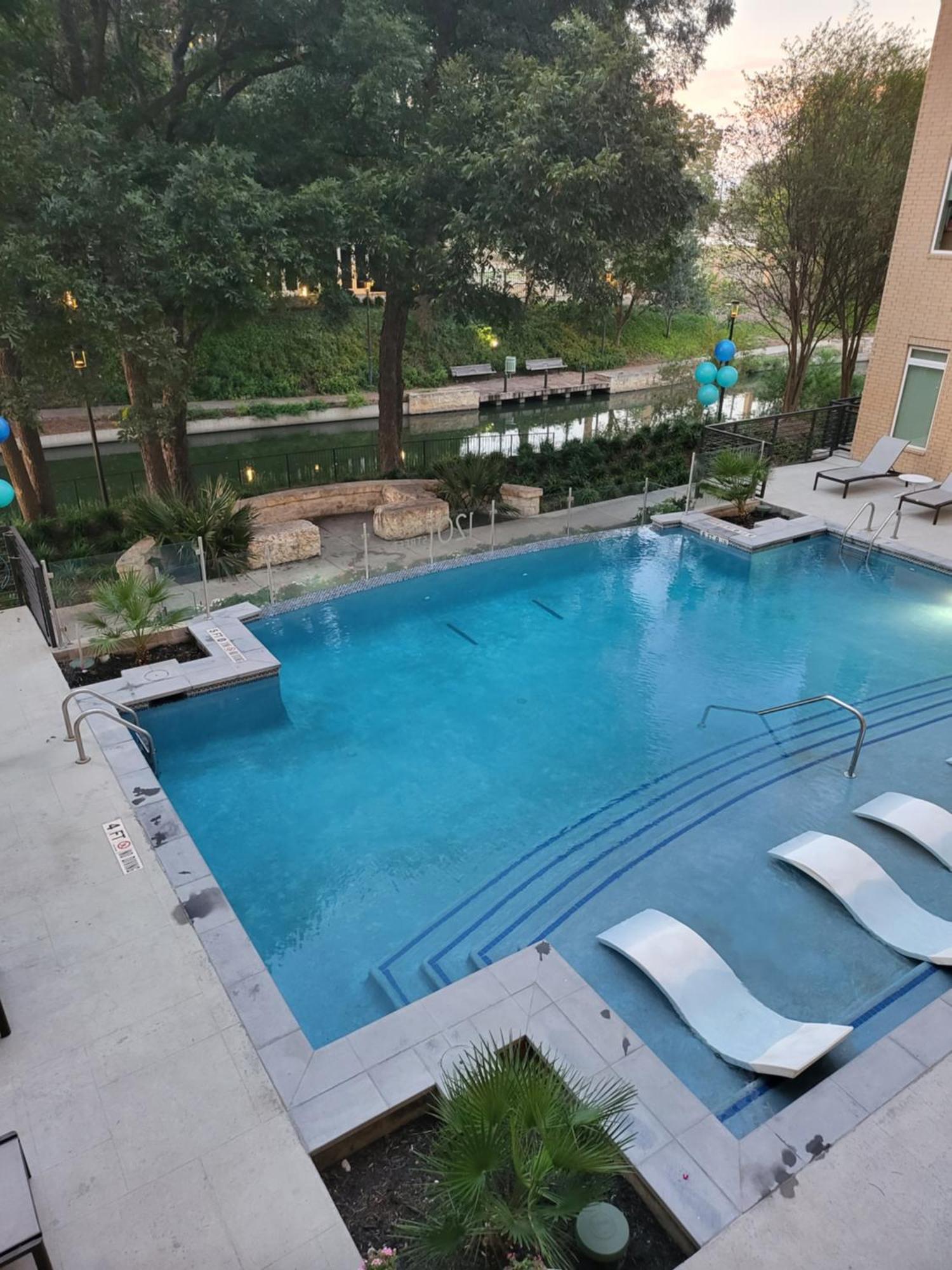 Beautiful Condo On Riverwalk W King Ste Free Parking Pet Friendly Centrally Located On The Riverwalk San Antonio Exteriér fotografie